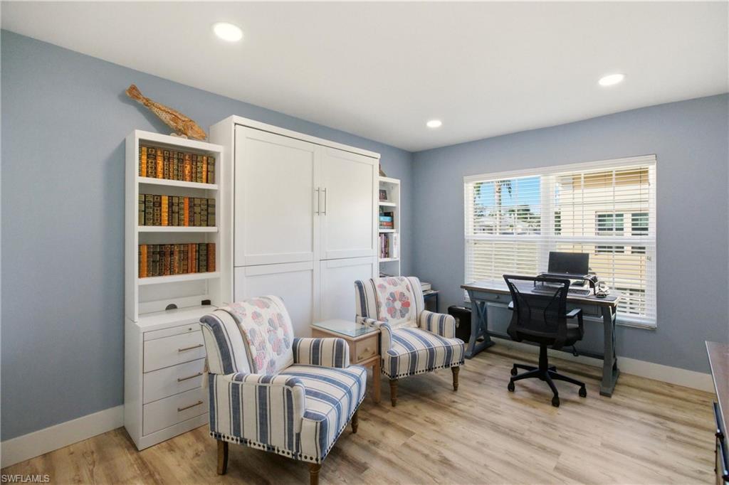 688 Wiggins Lake DR # 201