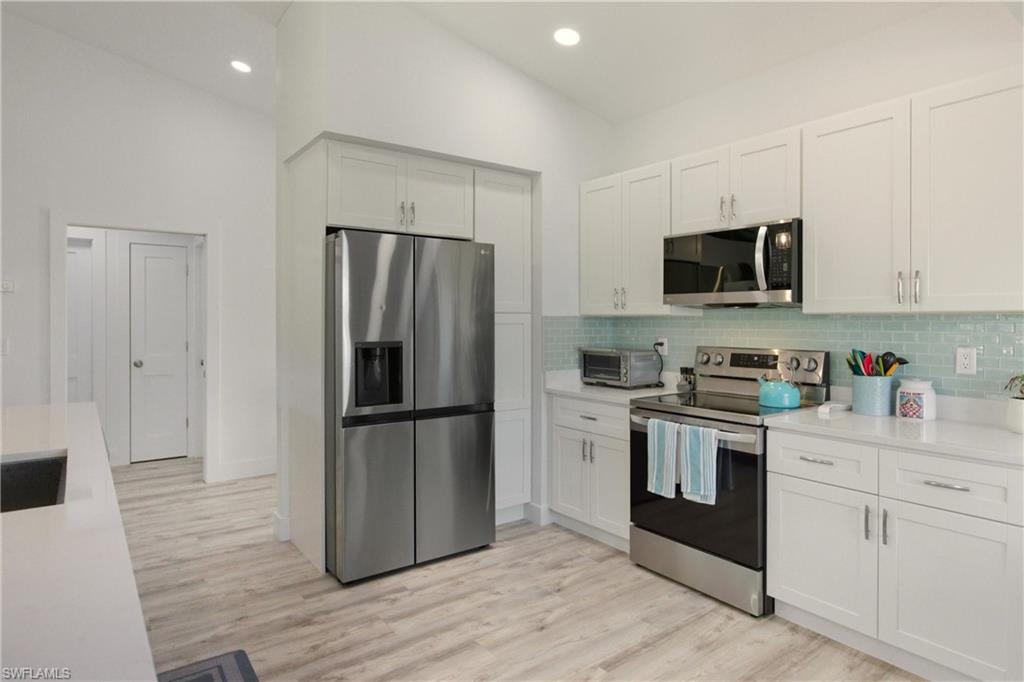 688 Wiggins Lake DR # 201