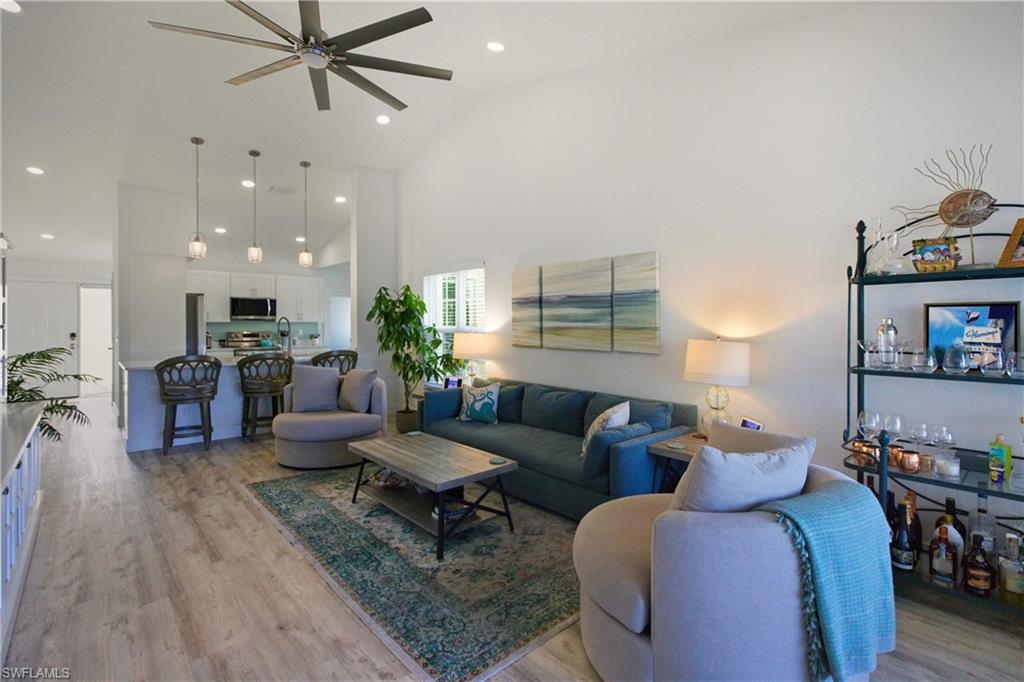 688 Wiggins Lake DR # 201