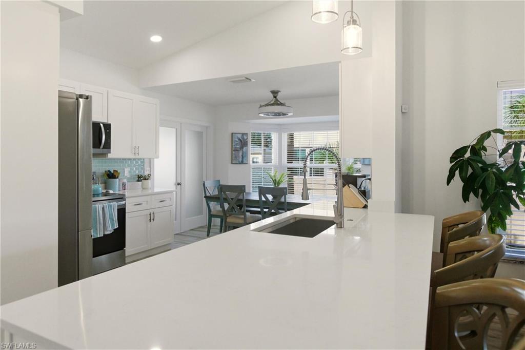 688 Wiggins Lake DR # 201