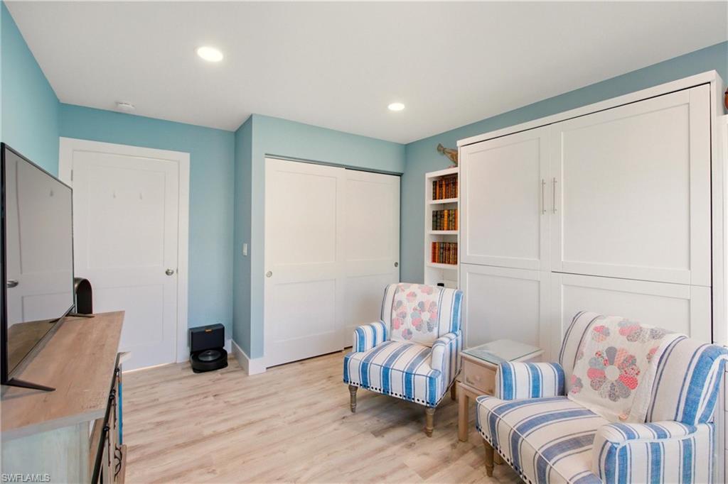 688 Wiggins Lake DR # 201