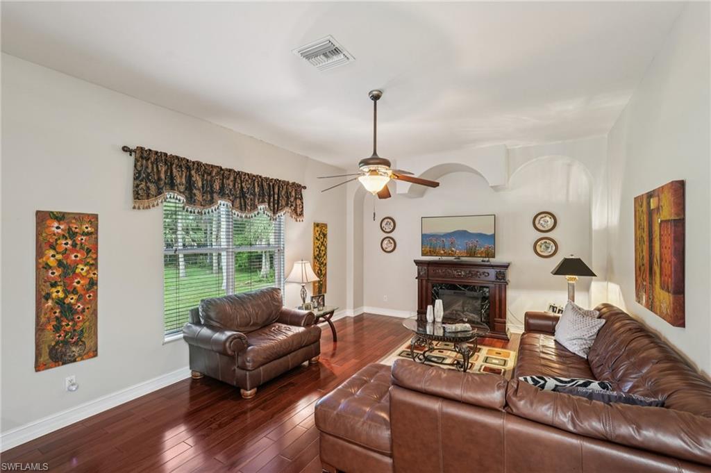 2621 Golden Gate BLVD W