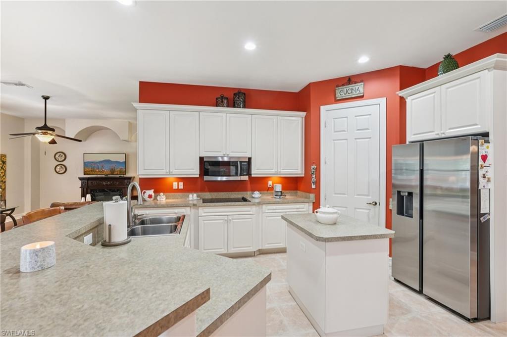 2621 Golden Gate BLVD W