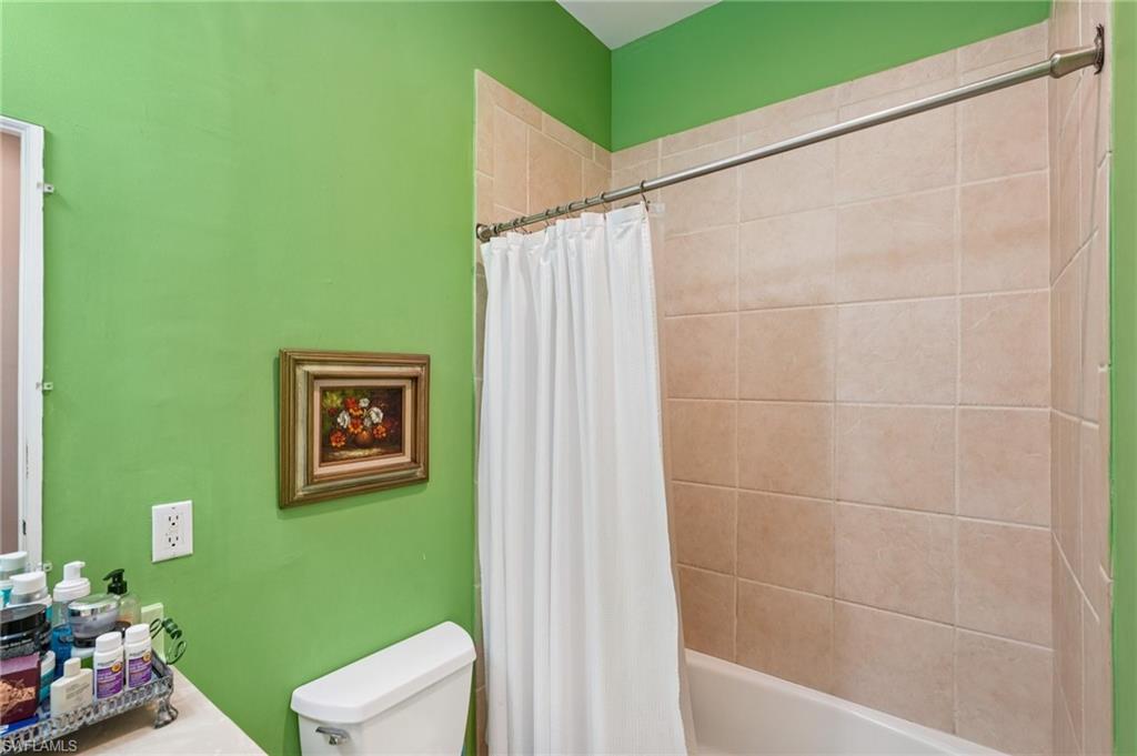 2621 Golden Gate BLVD W