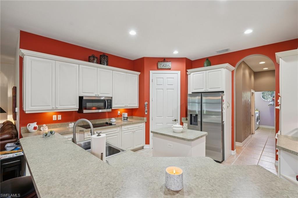 2621 Golden Gate BLVD W
