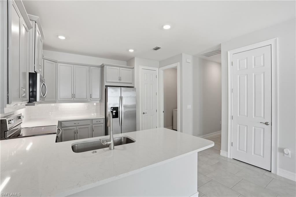 1040 Tranquil Brook DR