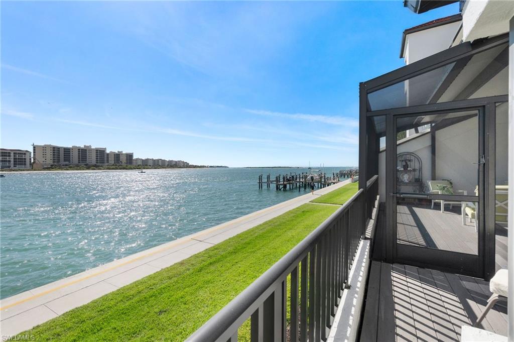 305 La Peninsula BLVD # 305