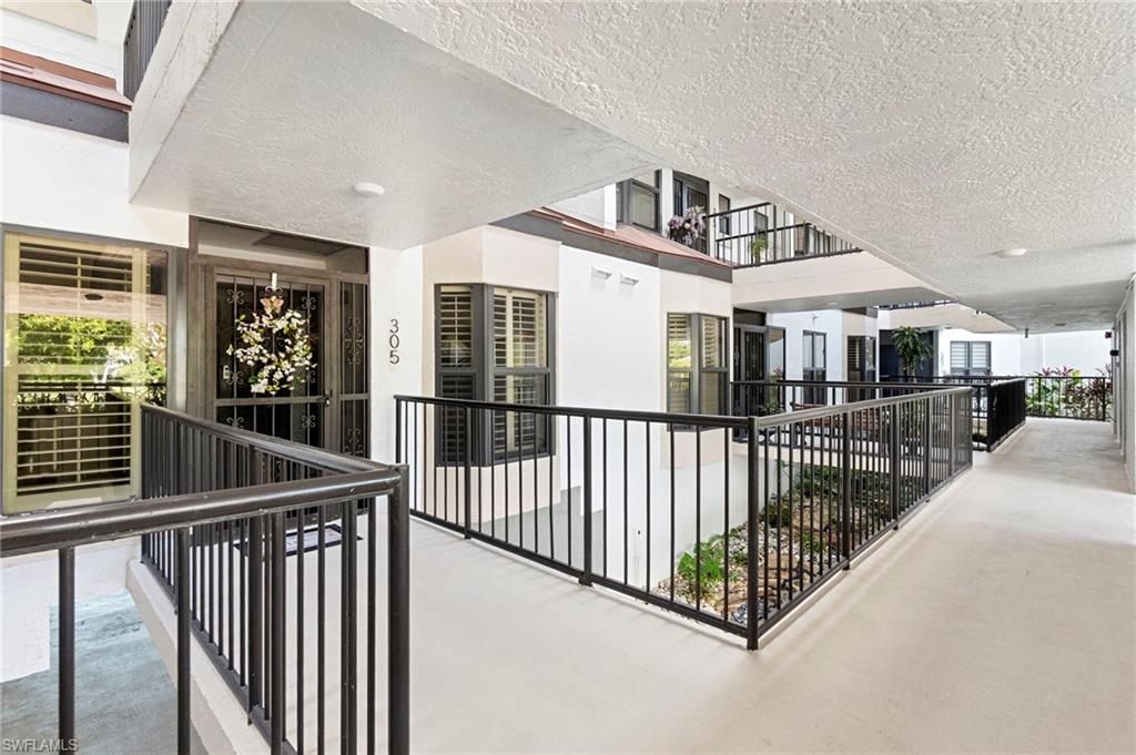 305 La Peninsula BLVD # 305