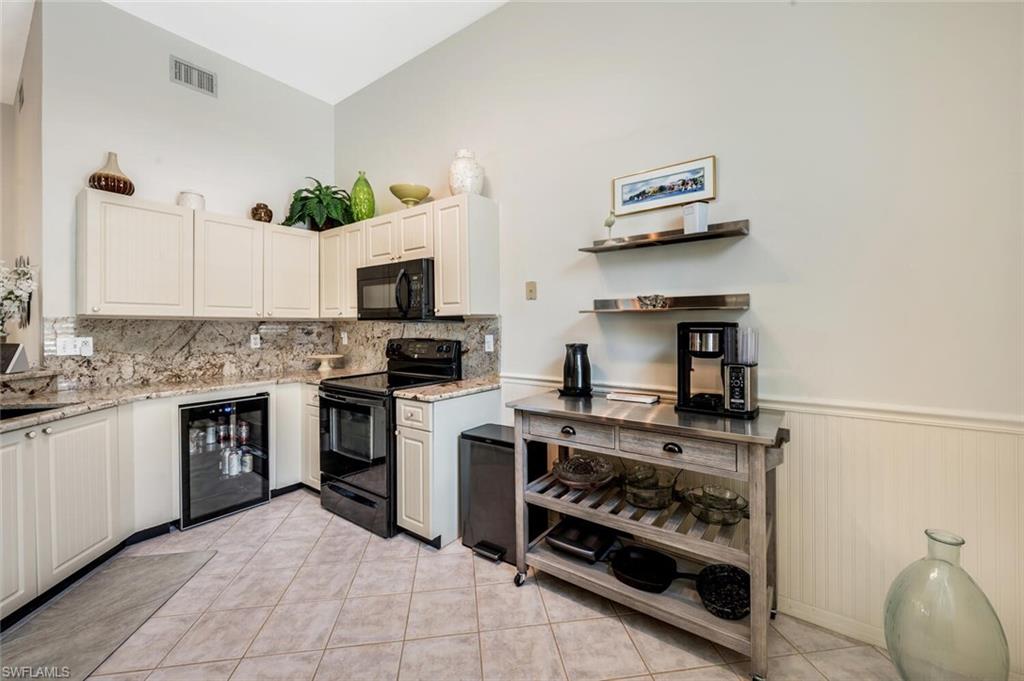 559 Beachwalk CIR # U202