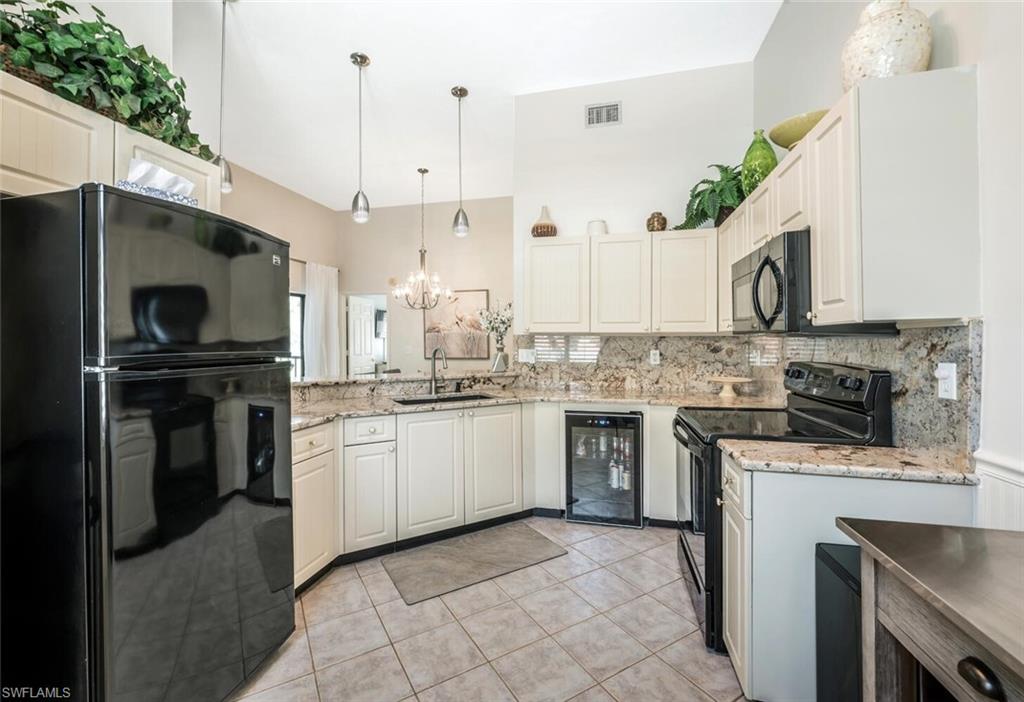 559 Beachwalk CIR # U202