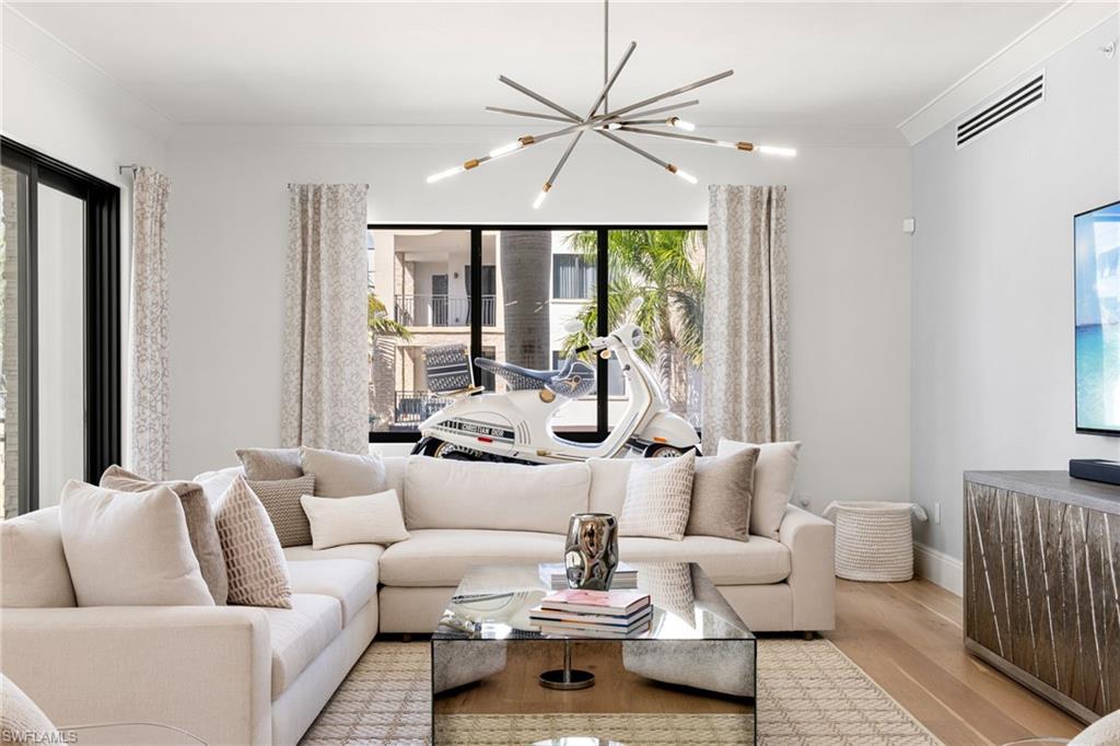 1130 3rd AVE S # 210