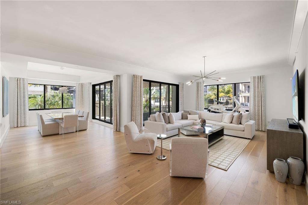 1130 3rd AVE S # 210