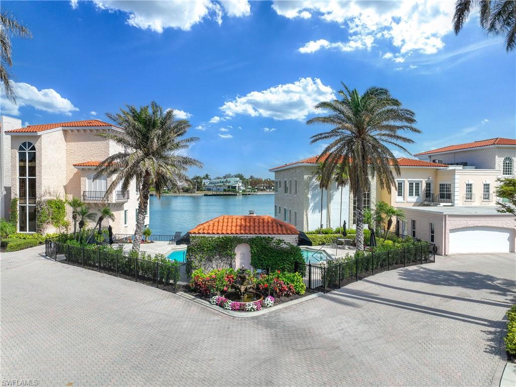 4000 Gulf Shore BLVD N # 500