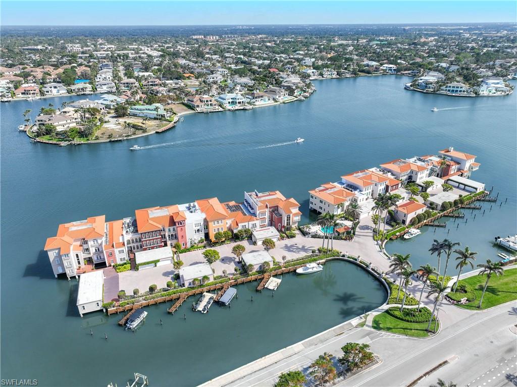 4000 Gulf Shore BLVD N # 500