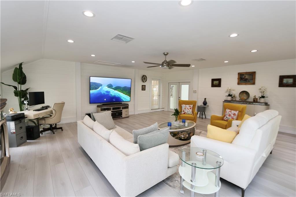 2061 Santa Barbara BLVD