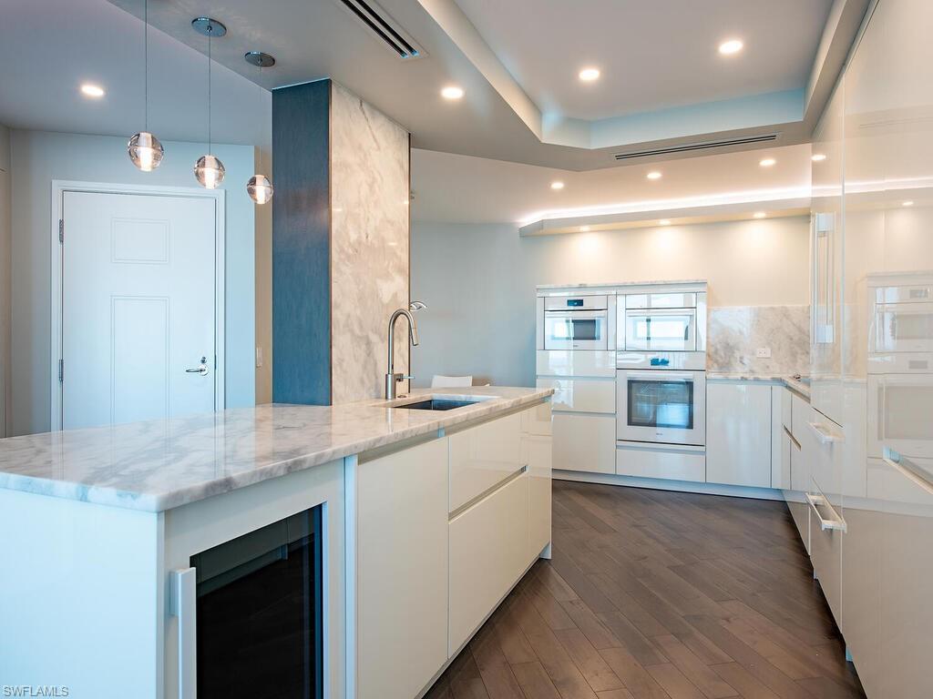 4651 Gulf Shore BLVD N # 1102