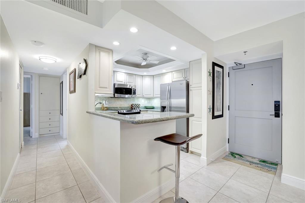 260 Seaview CT # 1210