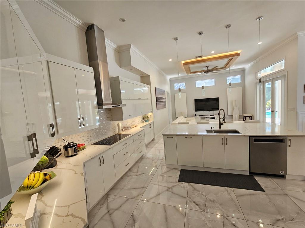 8122 Wilshire Lakes BLVD