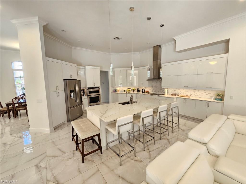 8122 Wilshire Lakes BLVD