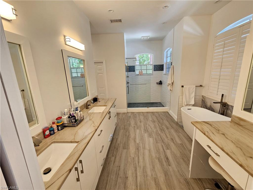 8122 Wilshire Lakes BLVD