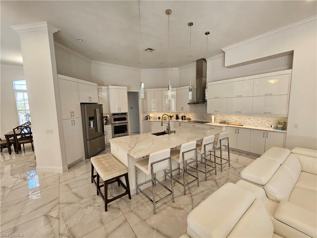 8122 Wilshire Lakes BLVD