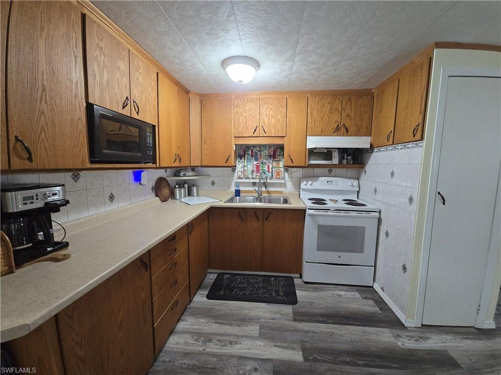 23 Enchanting BLVD # E23