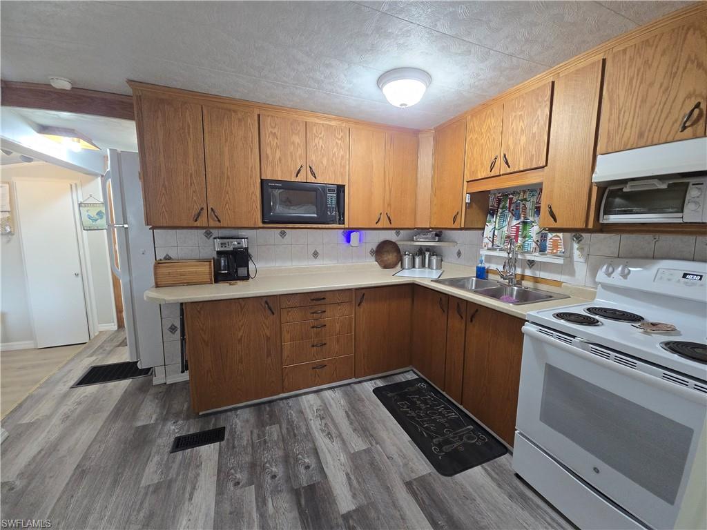 23 Enchanting BLVD # E23