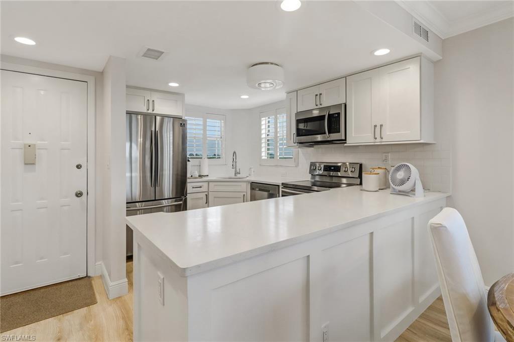 21 High Point CIR E # 601