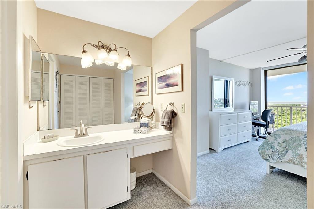 440 Seaview CT # 1012