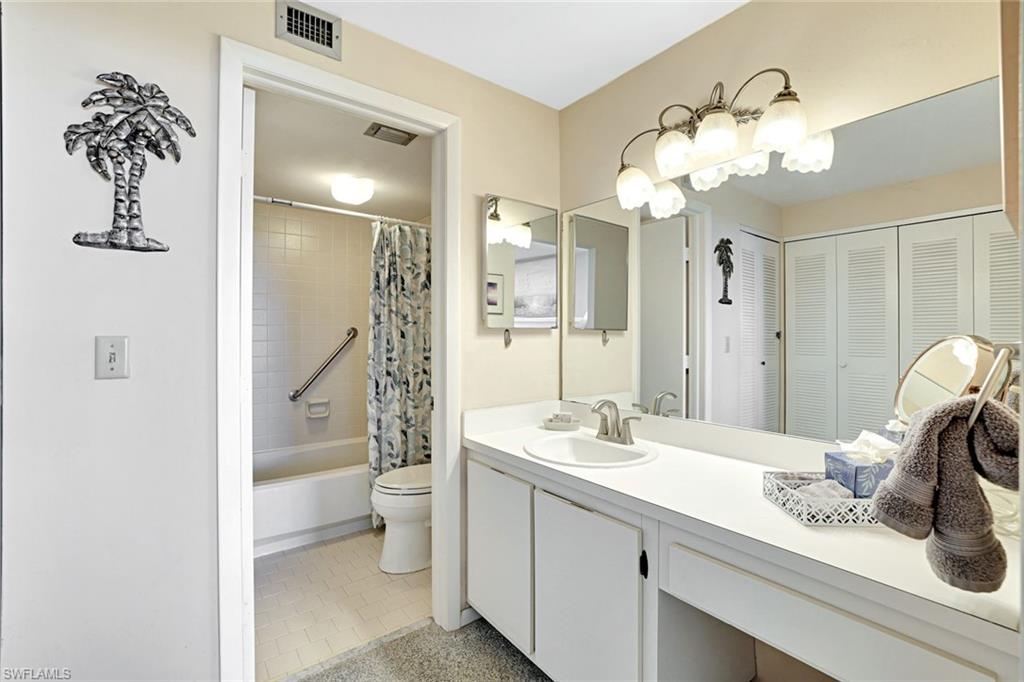 440 Seaview CT # 1012