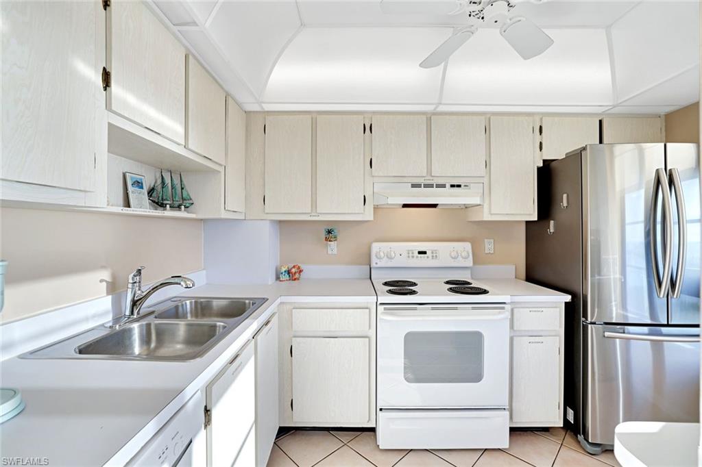 440 Seaview CT # 1012