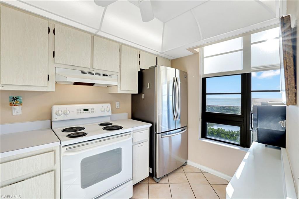 440 Seaview CT # 1012