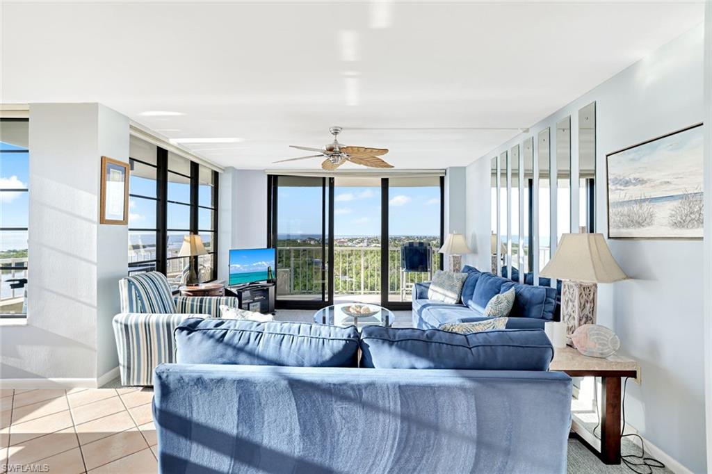 440 Seaview CT # 1012