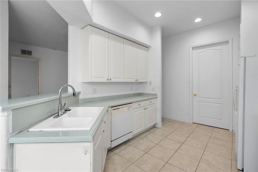 6010 Jonathans Bay CIR # 102