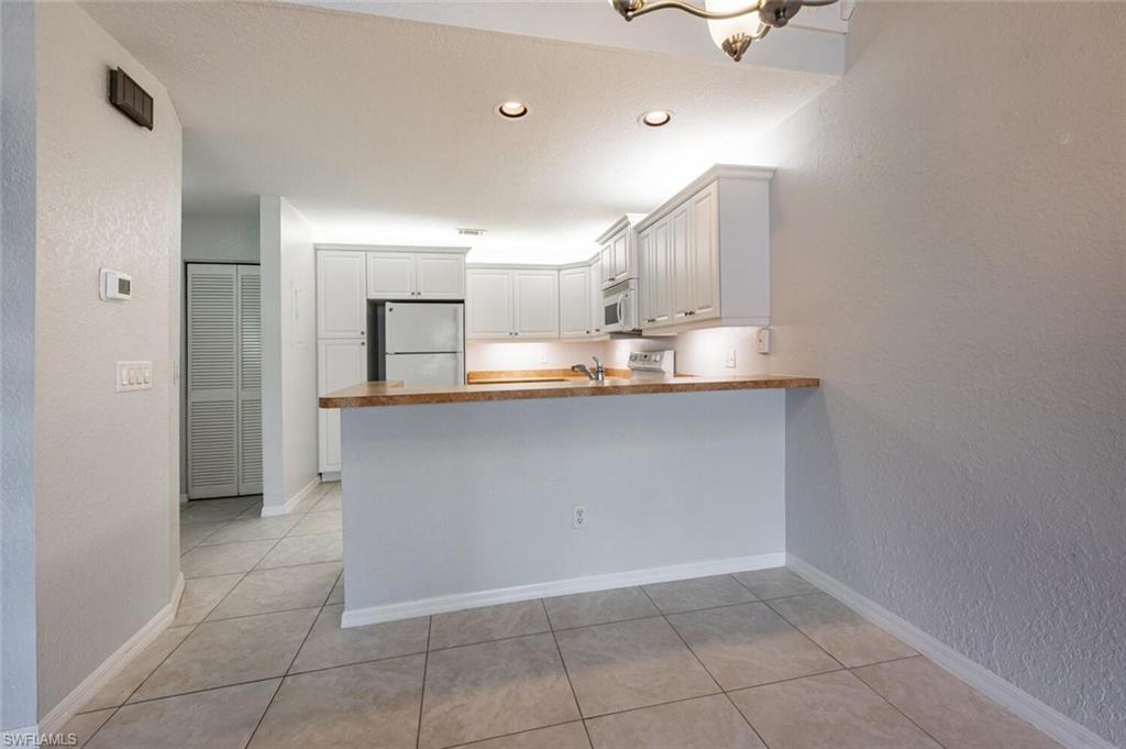 60 Emerald Woods DR # 5 Unit: B 5