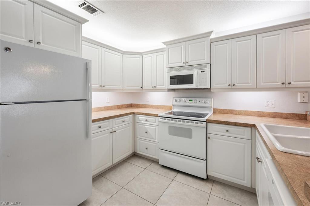 60 Emerald Woods DR # 5 Unit: B 5