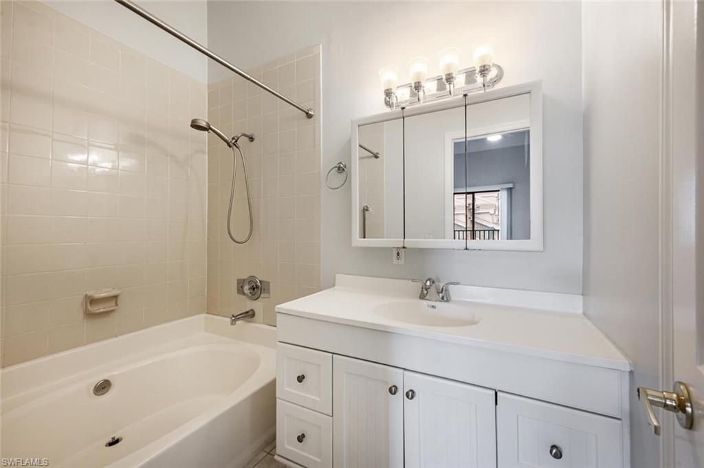 60 Emerald Woods DR # 5 Unit: B 5