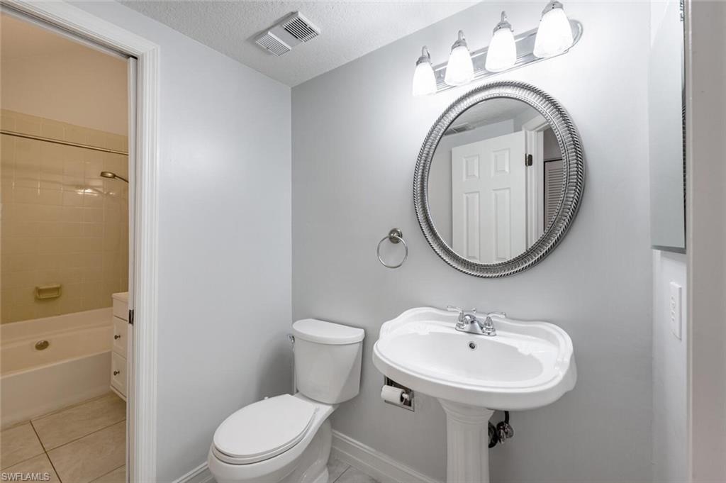 60 Emerald Woods DR # 5 Unit: B 5