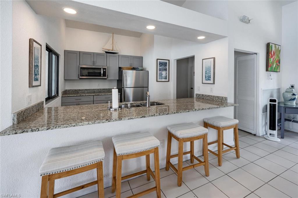 60 Emerald Woods DR # 5 Unit: B 5