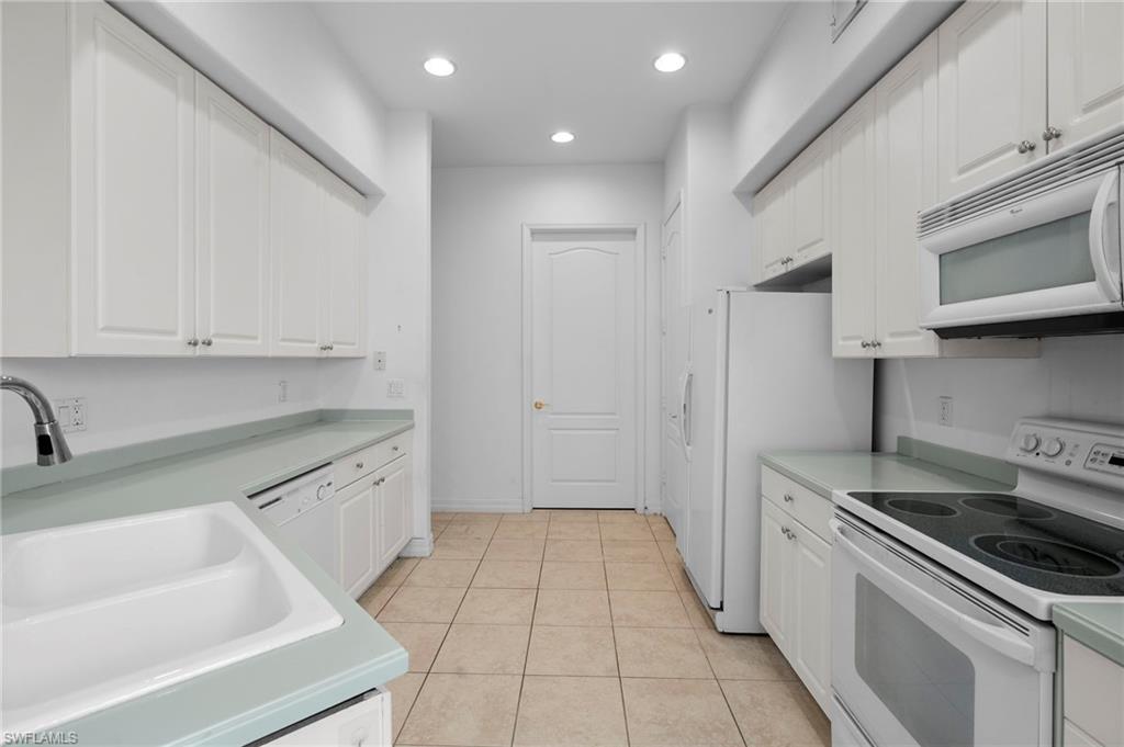 6010 Jonathans Bay CIR # 102