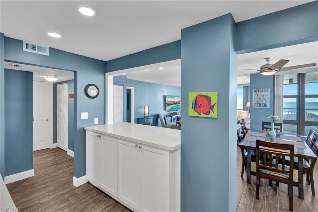 380 Seaview CT # 1703