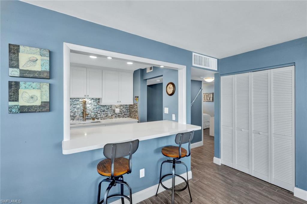 380 Seaview CT # 1703