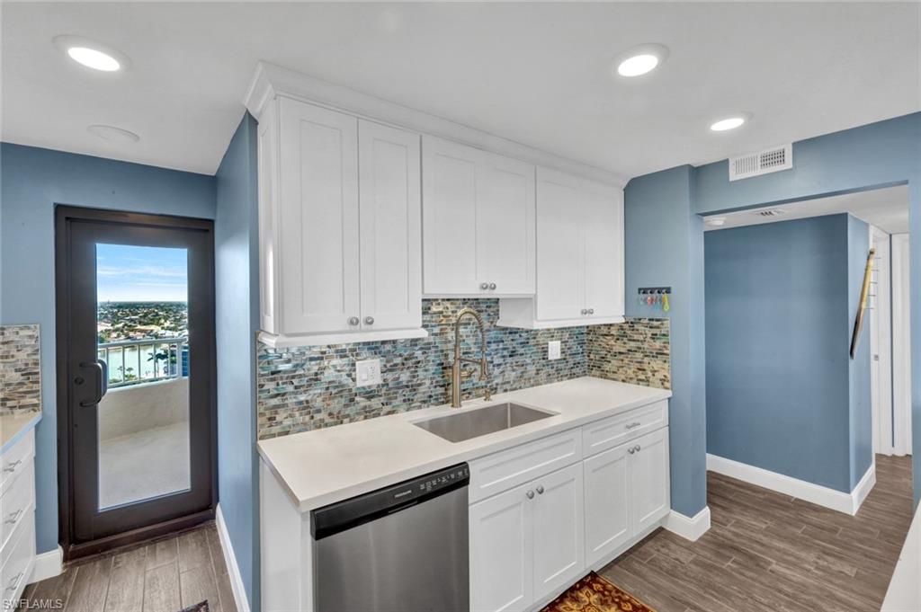 380 Seaview CT # 1703