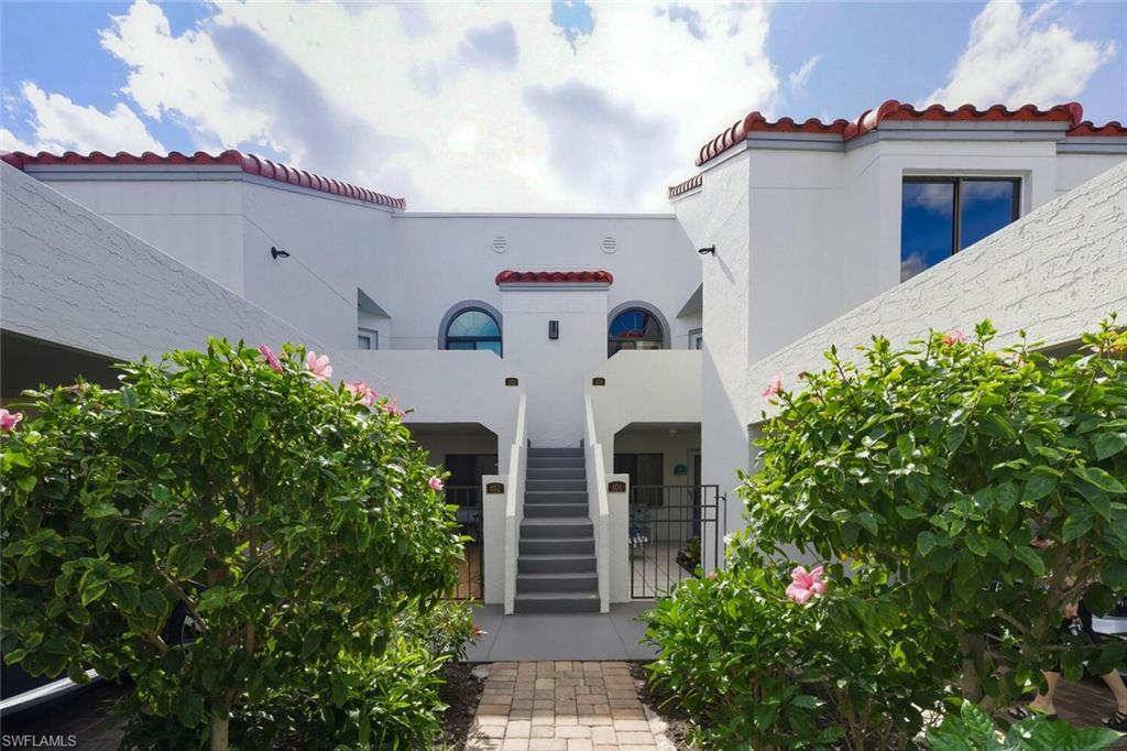 571 Beachwalk CIR # S201