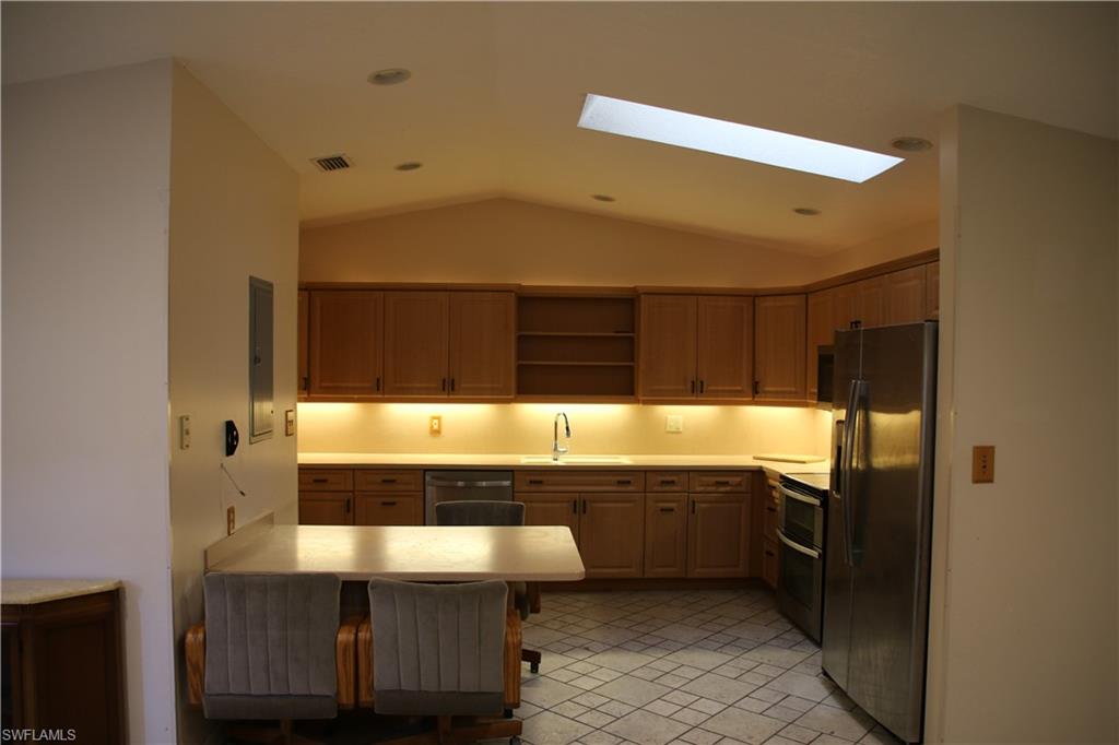 1433 Captains WALK # 18C