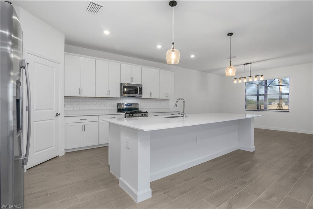 21140 Verawood LOOP