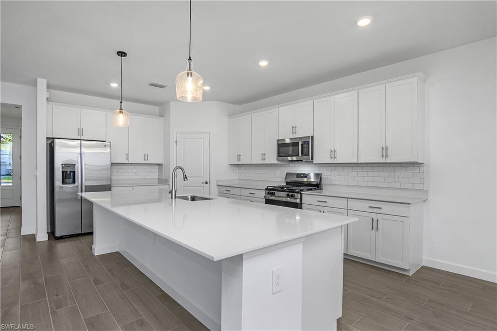 21140 Verawood LOOP