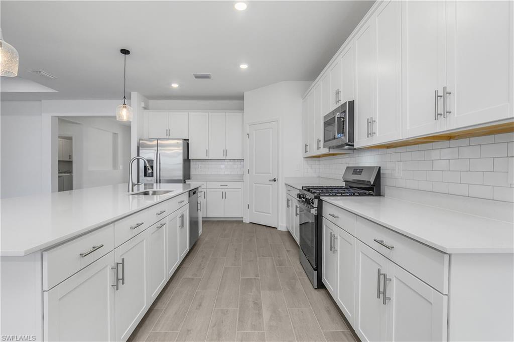 21140 Verawood LOOP