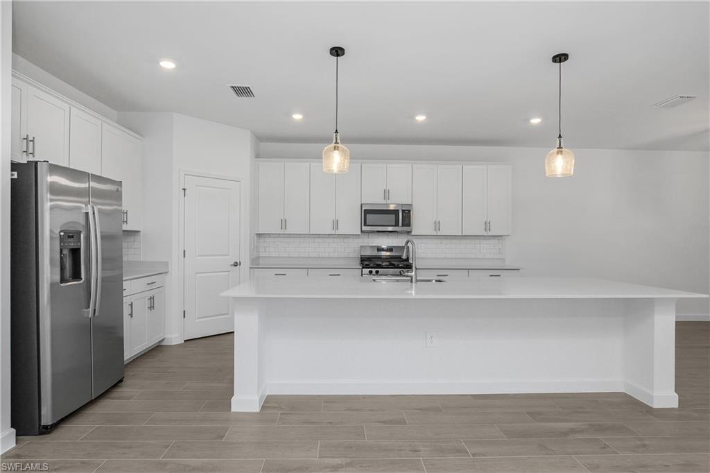 21140 Verawood LOOP