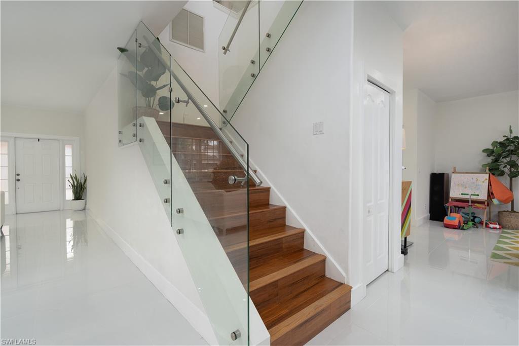 8271 Laurel Lakes WAY